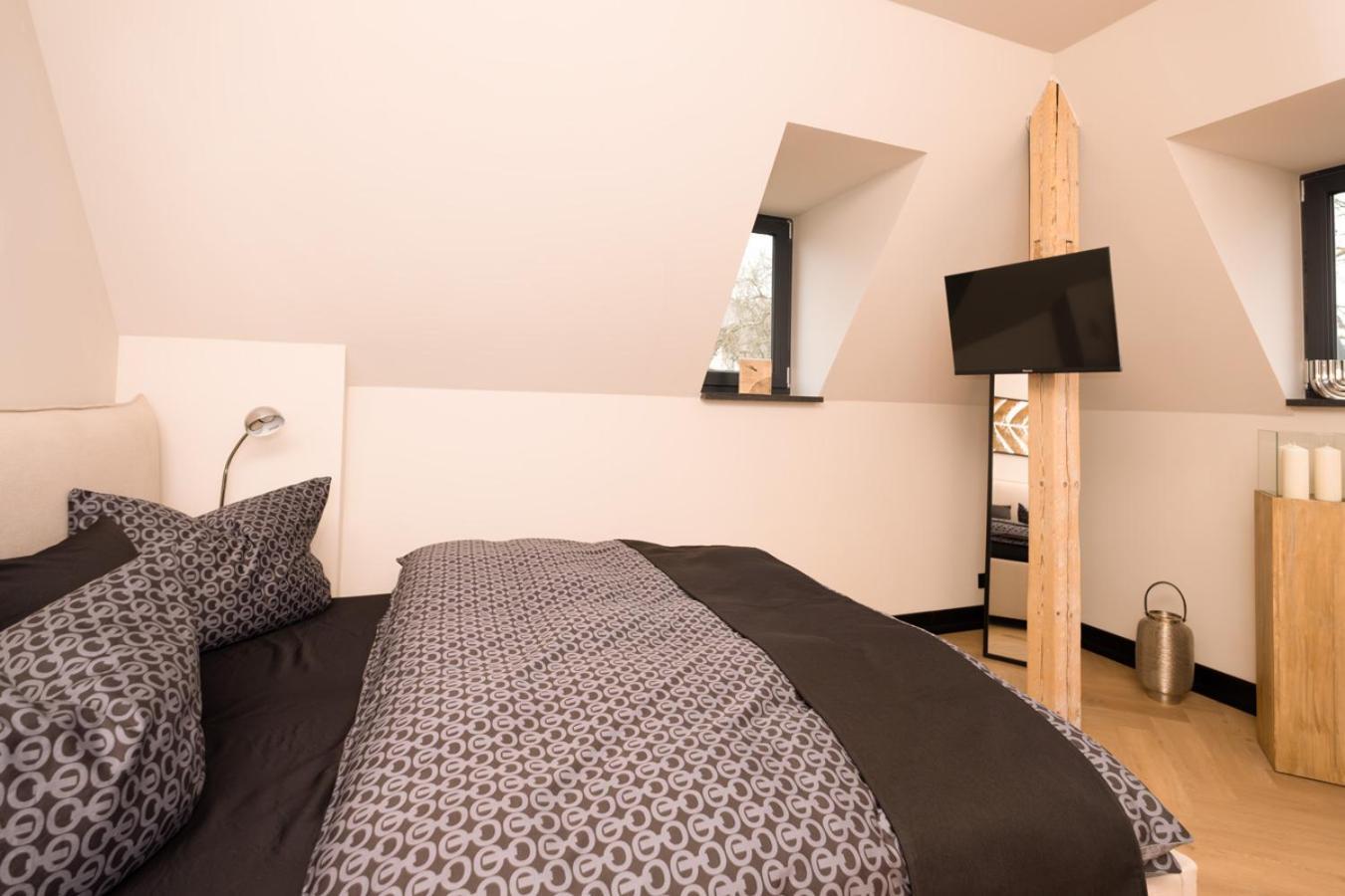 * Stadtvilla Plauen * * Aussergewoehnlich * 2 Zimmerwohnung * Zentrumsnah Εξωτερικό φωτογραφία