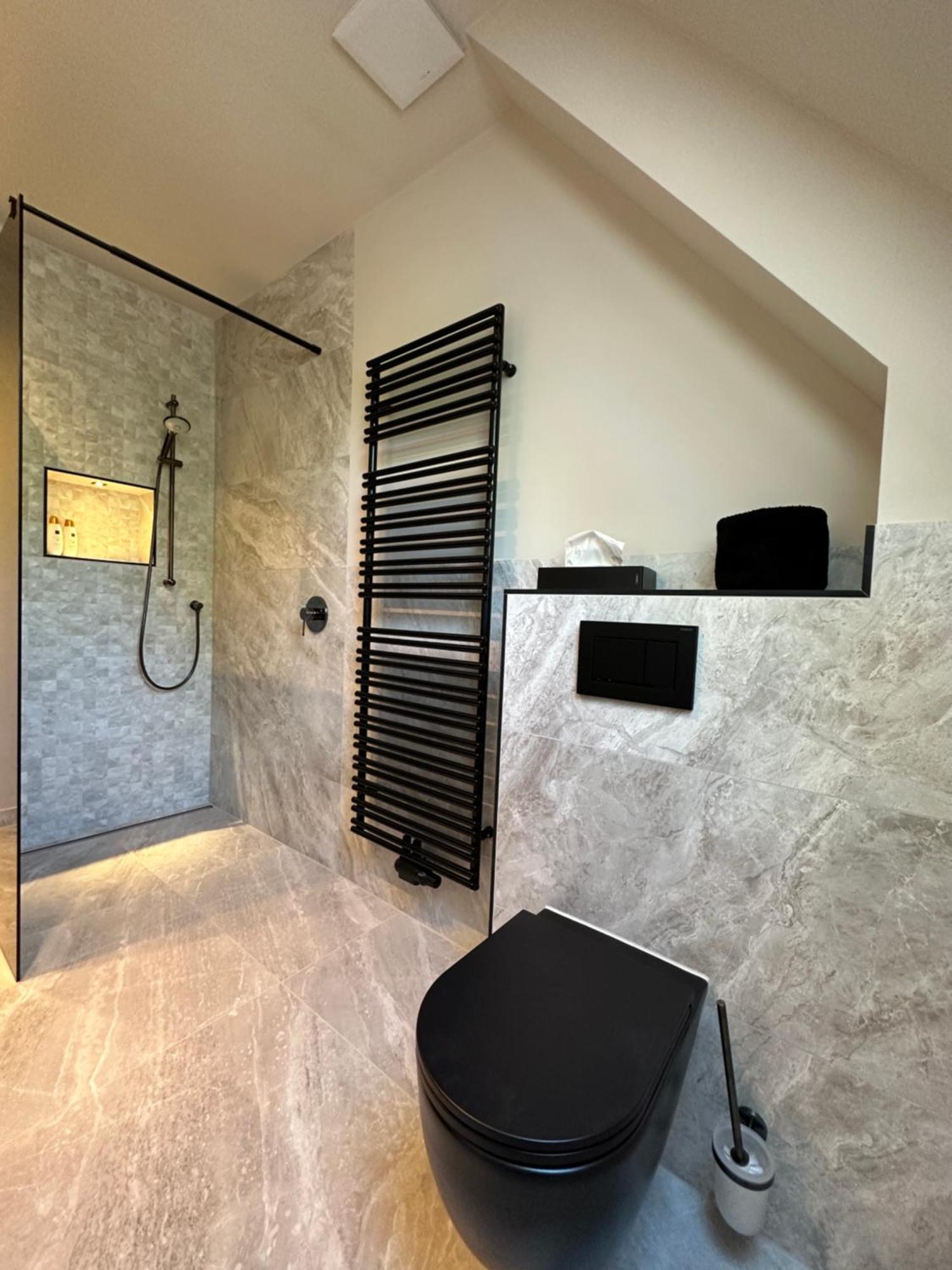 * Stadtvilla Plauen * * Aussergewoehnlich * 2 Zimmerwohnung * Zentrumsnah Εξωτερικό φωτογραφία