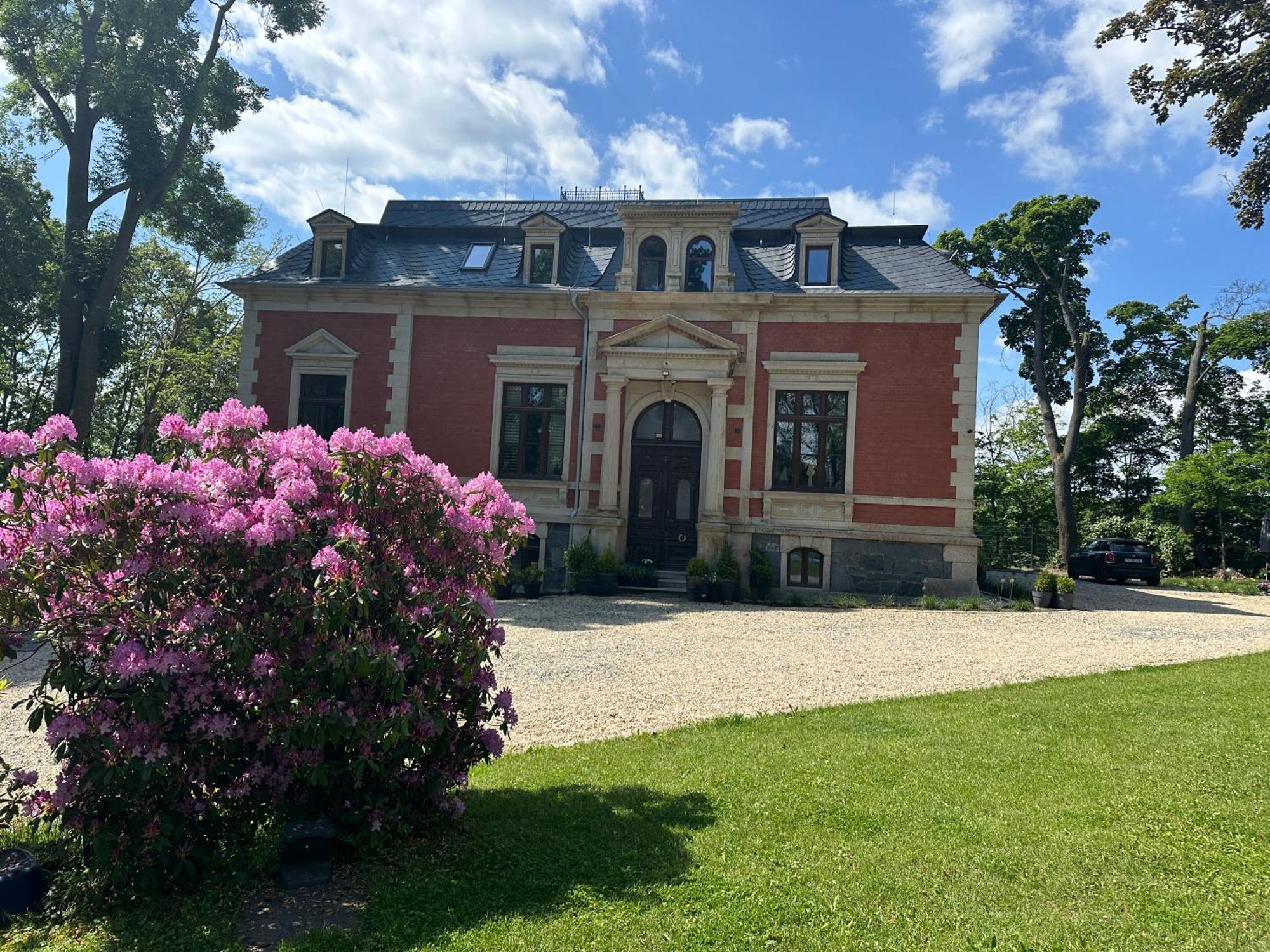* Stadtvilla Plauen * * Aussergewoehnlich * 2 Zimmerwohnung * Zentrumsnah Εξωτερικό φωτογραφία